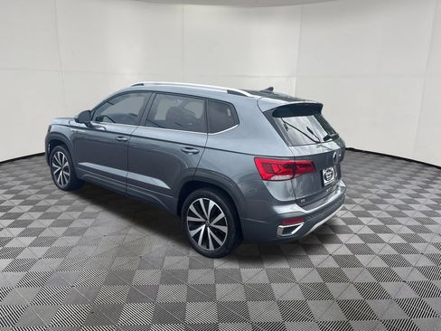 Used 2022 Volkswagen Taos SE w/ Panoramic Sunroof Package AWD/4WD image 3