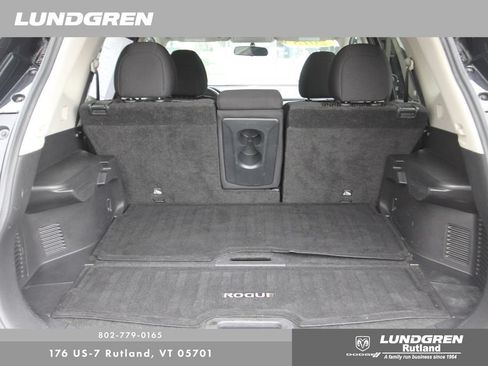 Used 2018 Nissan Rogue SV AWD/4WD image 23