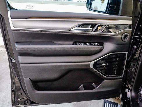 New 2026 Jeep Grand Wagoneer Limited image 25