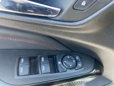 Certified 2024 Chevrolet Trax RS FWD image 10
