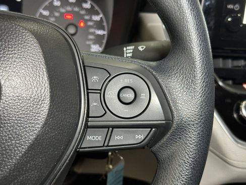 Used 2025 Toyota Corolla Cross L FWD image 25