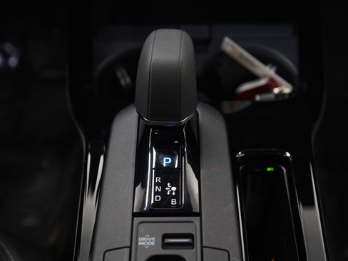 Used 2025 Toyota Prius Limited image 18