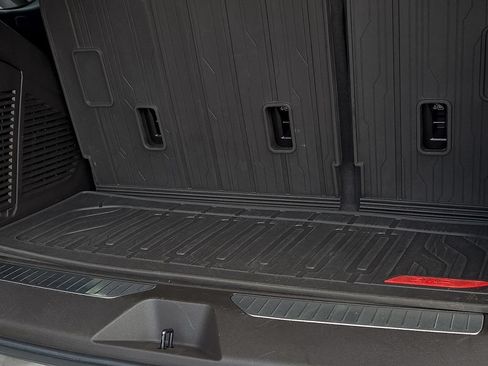 Used 2021 GMC Yukon Denali AWD/4WD image 8
