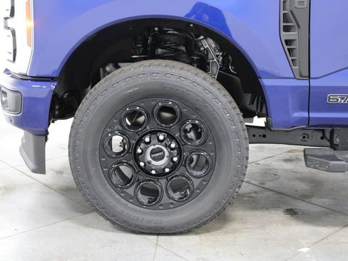 New 2026 Ford F250 Lariat w/ Black Appearance Package image 18