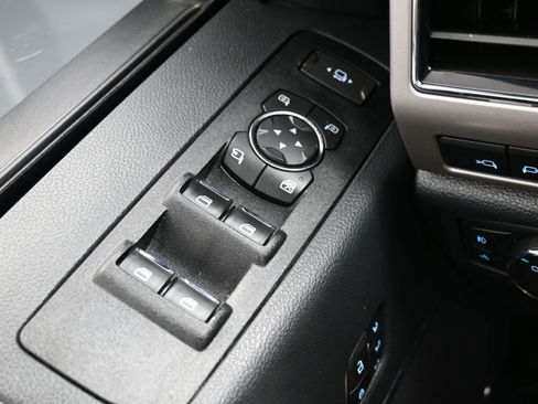 Used 2022 Ford F250 Lariat w/ Tremor Off-Road Package AWD/4WD image 25