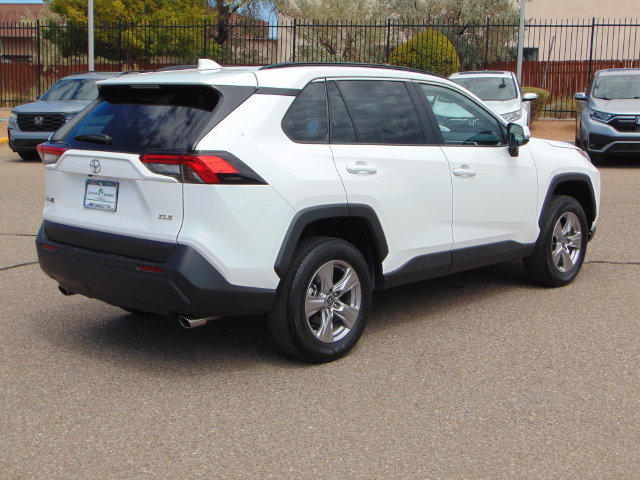 Used 2025 Toyota RAV4 XLE FWD image 4