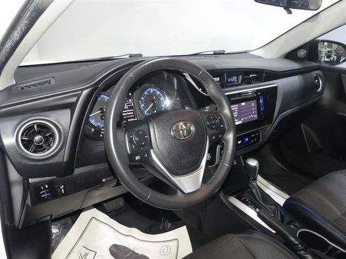 Used 2018 Toyota Corolla SE FWD image 22