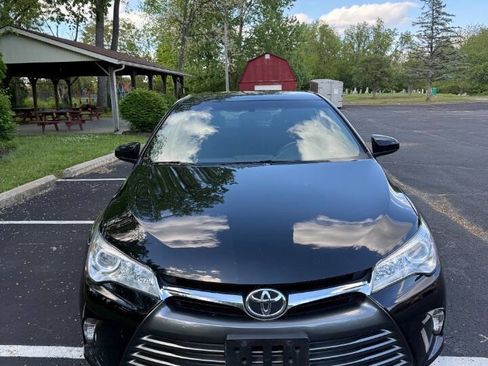 Used 2016 Toyota Camry LE FWD image 2