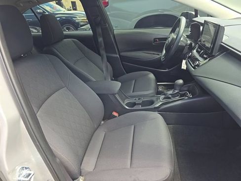 Used 2025 Toyota Corolla LE FWD image 17