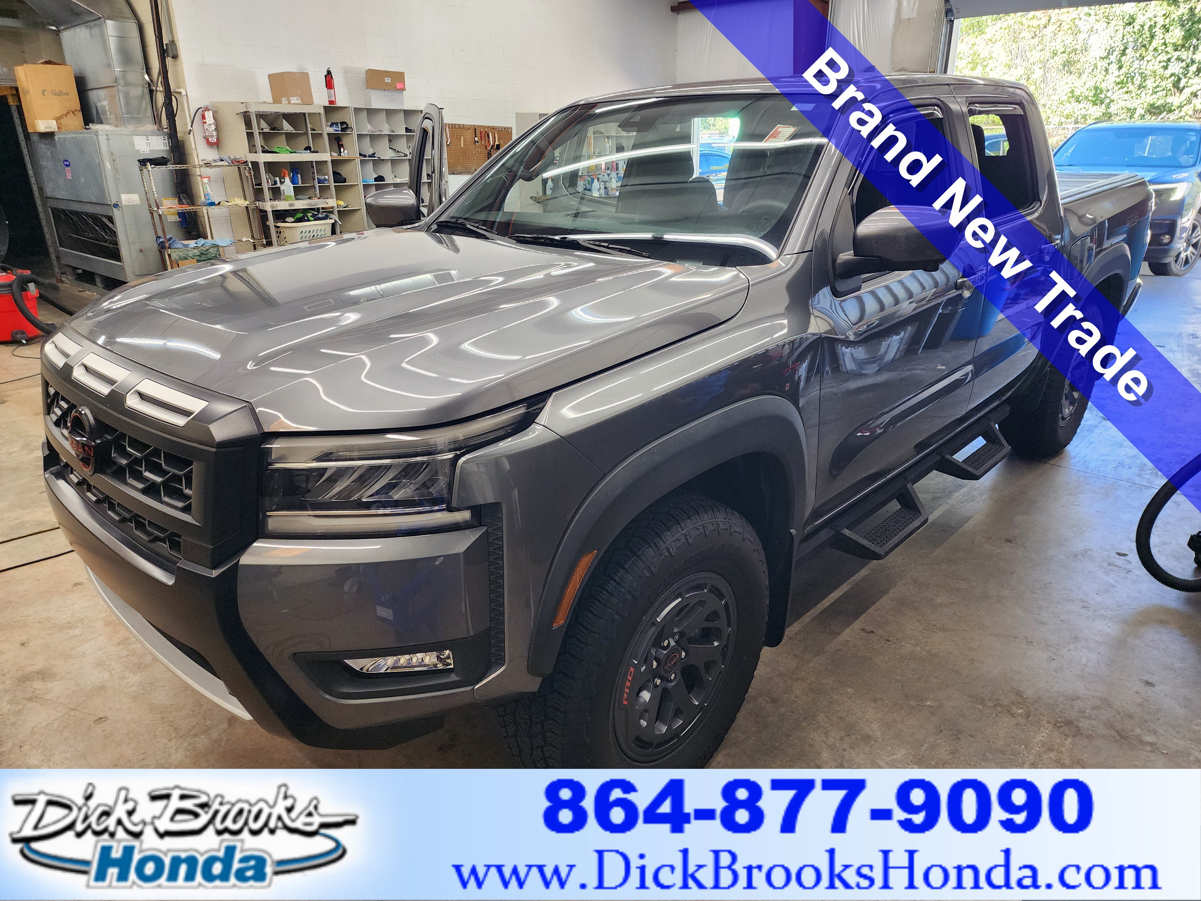 Used 2025 Nissan Frontier PRO-4X w/ Pro Convenience Package AWD/4WD image 1