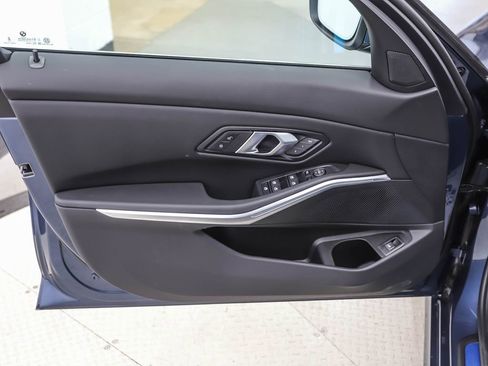 Used 2025 BMW 330i xDrive Sedan w/ Premium Package image 9