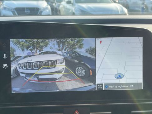 Used 2025 Hyundai Elantra SEL image 17