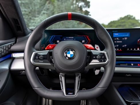 Used 2026 BMW M5 Touring AWD/4WD image 32