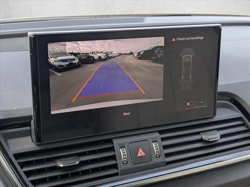 Used 2021 Audi Q5 Premium w/ Convenience Package image 13