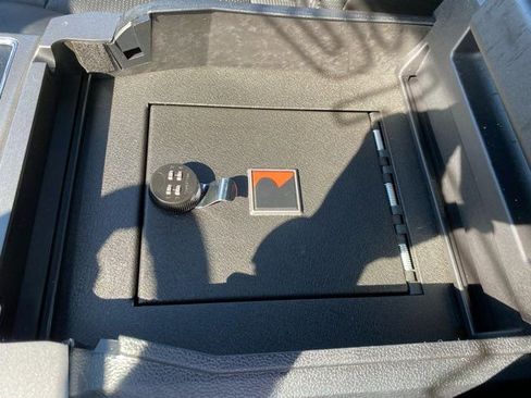 Used 2018 Ford F150 XLT w/ Equipment Group 302A Luxury image 18