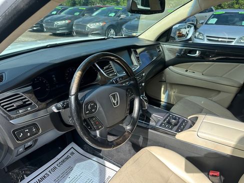 Used 2015 Hyundai Equus Signature RWD image 7