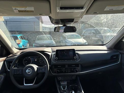 Used 2021 Nissan Rogue S image 7