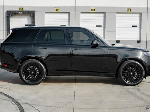 Used 2024 Land Rover Range Rover SE image 19