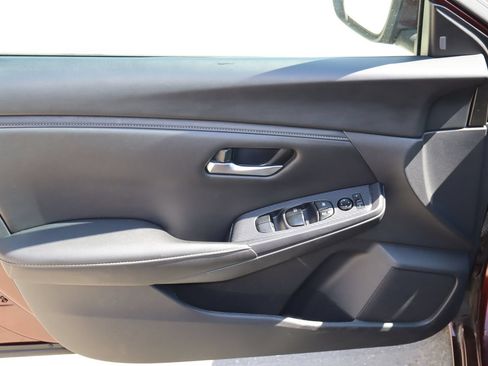 Used 2024 Nissan Sentra SV FWD image 19