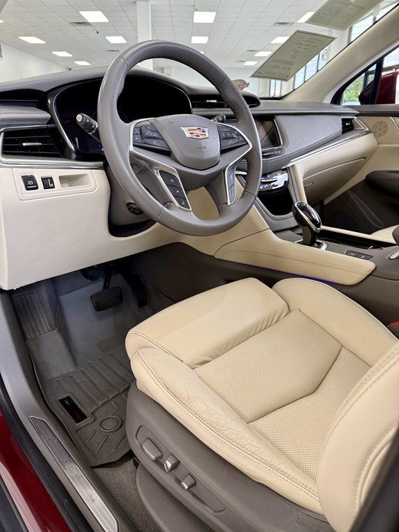 Used 2017 Cadillac XT5 Premium Luxury FWD image 13