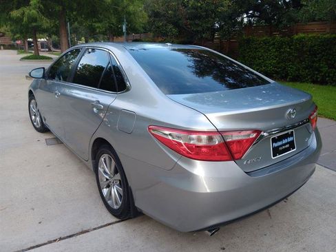 Used 2015 Toyota Camry XLE image 3