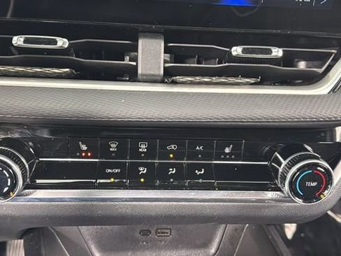 Used 2025 Chevrolet Equinox LT image 26