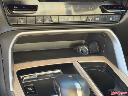 Used 2025 MAZDA CX-70 Plug-In Hybrid w/ Premium Pkg image 27