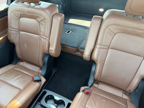 Used 2020 Lincoln Aviator Reserve w/ Elements Package Plus AWD/4WD image 13
