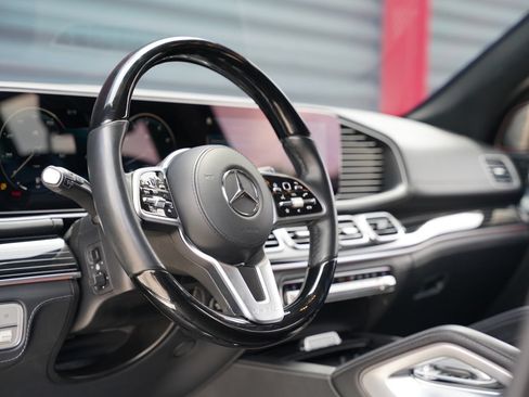 Used 2023 Mercedes-Benz Maybach GLS 600 4MATIC image 16