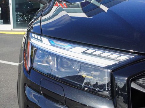 New 2026 Audi SQ7 Prestige image 5