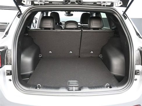 New 2026 Jeep Compass Latitude image 19