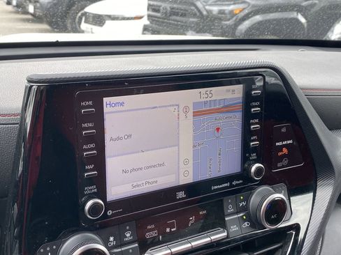 Used 2021 Toyota Highlander XSE FWD image 6
