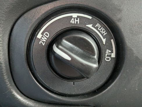 Used 2024 Nissan Frontier PRO-4X w/ Technology Package image 23