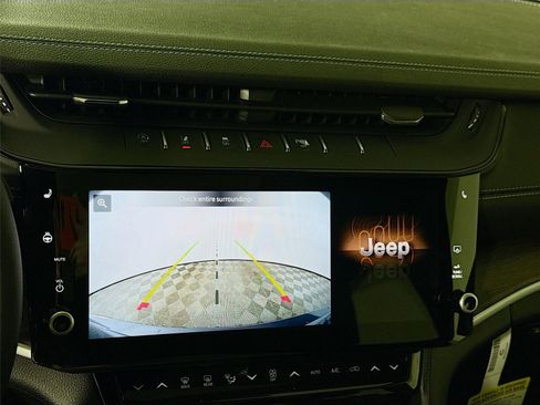 New 2026 Jeep Grand Cherokee Limited AWD/4WD image 9