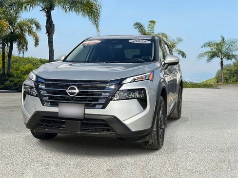 Certified 2025 Nissan Rogue SV image 6