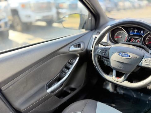Used 2018 Ford Focus ST FWD image 24