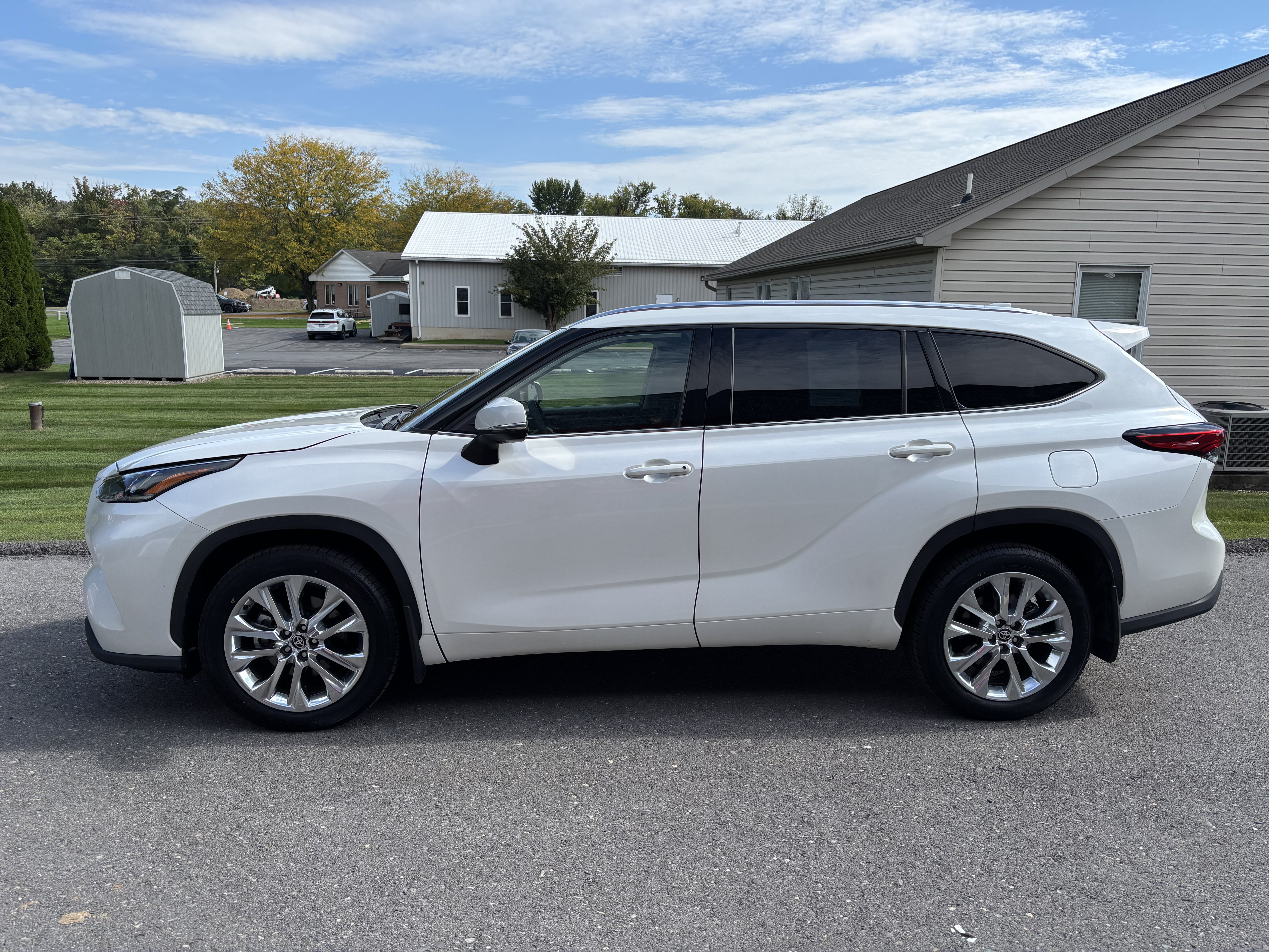 Used 2020 Toyota Highlander Limited AWD/4WD image 7