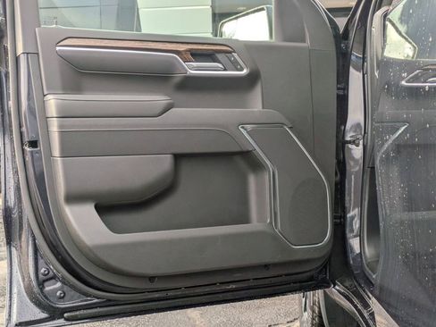 New 2026 GMC Sierra 1500 Elevation image 11