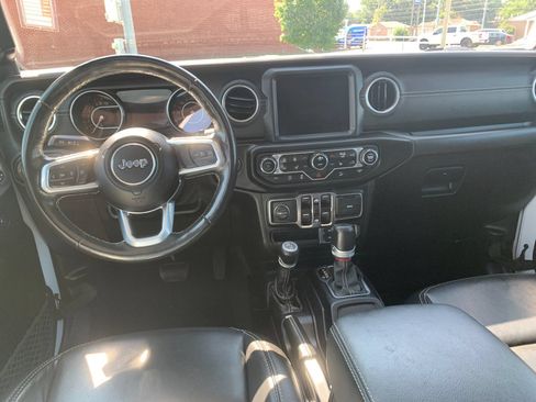 Used 2021 Jeep Wrangler Unlimited Sahara AWD/4WD image 17