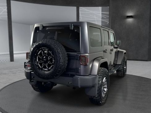Used 2016 Jeep Wrangler Unlimited Sahara w/ Connectivity Group AWD/4WD image 3