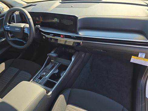 New 2026 Kia Sorento LX image 13