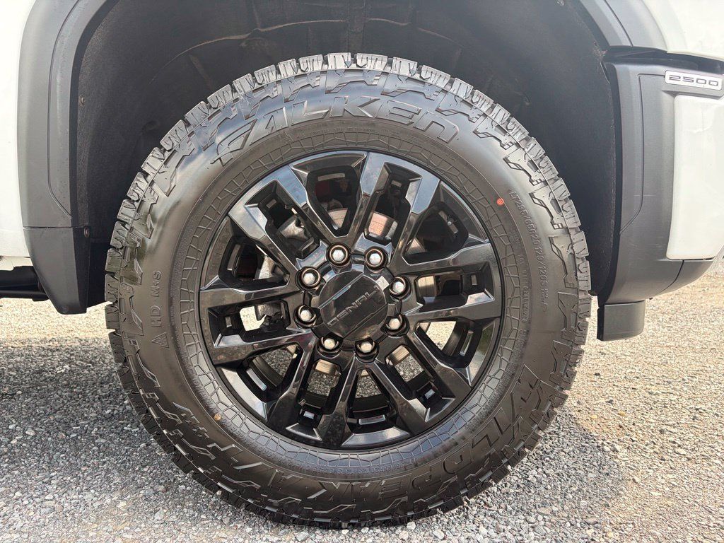 Used 2025 GMC Sierra 2500 Denali AWD/4WD image 27