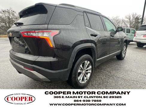 Used 2025 Chevrolet Equinox LT w/ Convenience Package II image 4