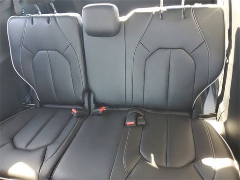 New 2026 Chrysler Pacifica Limited w/ Uconnect Theater Family Group image 41