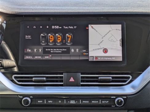 Used 2022 Kia Niro EX Premium image 18