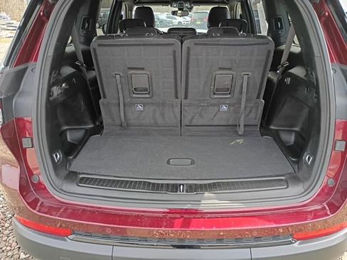 Used 2023 Jeep Grand Cherokee L Laredo image 9