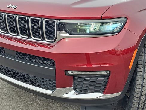 Used 2021 Jeep Grand Cherokee L Limited AWD/4WD image 32