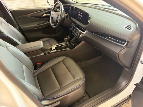 Used 2024 Buick Envista Sport Touring w/ Convenience I Package FWD image 27