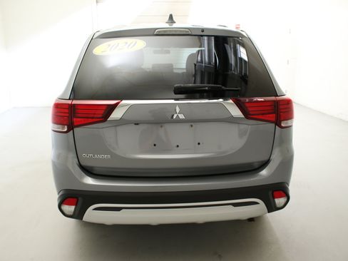 Used 2020 Mitsubishi Outlander ES AWD/4WD image 7