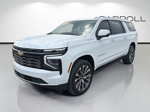 Used 2026 Chevrolet Suburban High Country AWD/4WD image 7